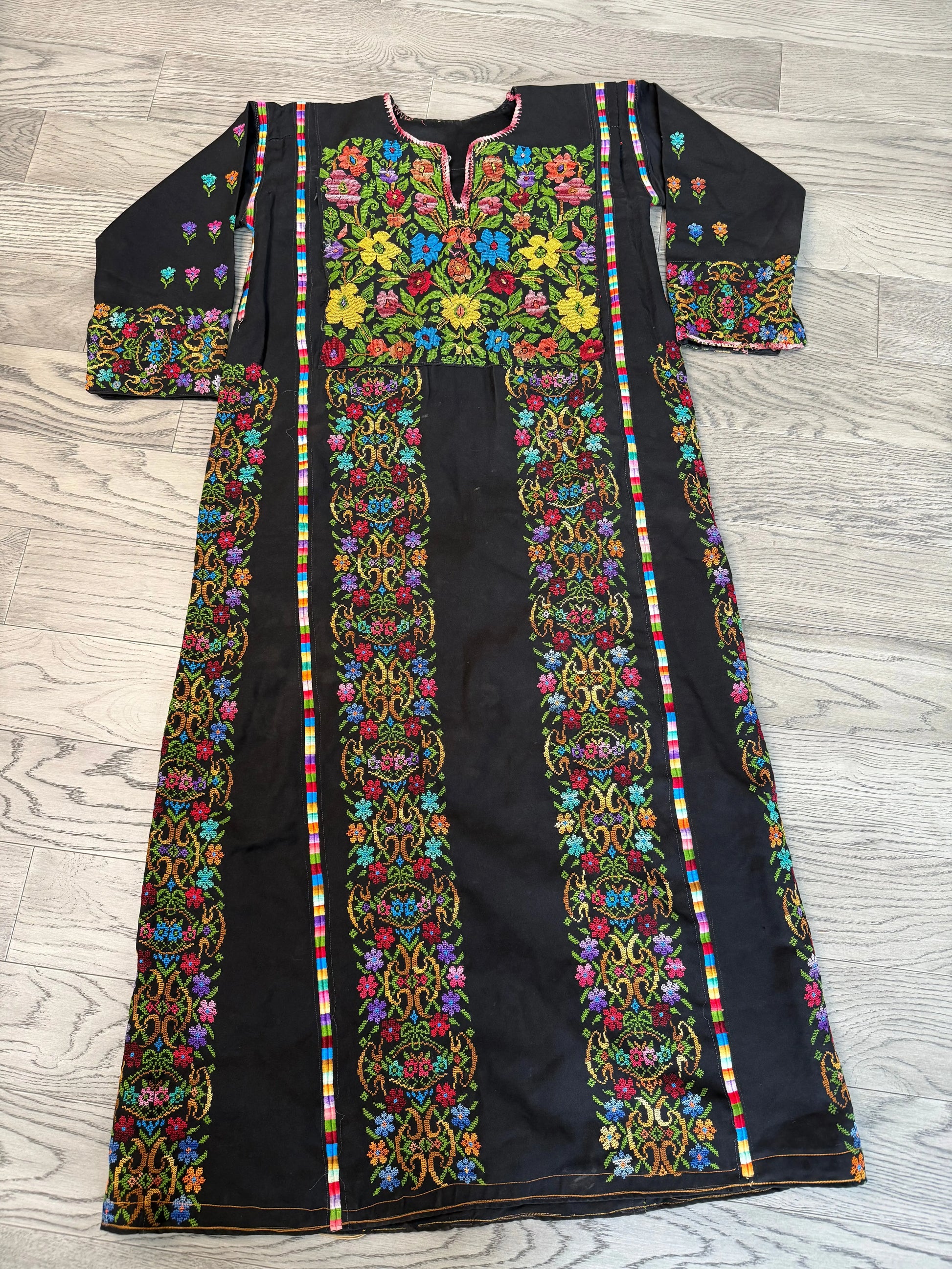 Black Floral Thoub Zunnar Sitty