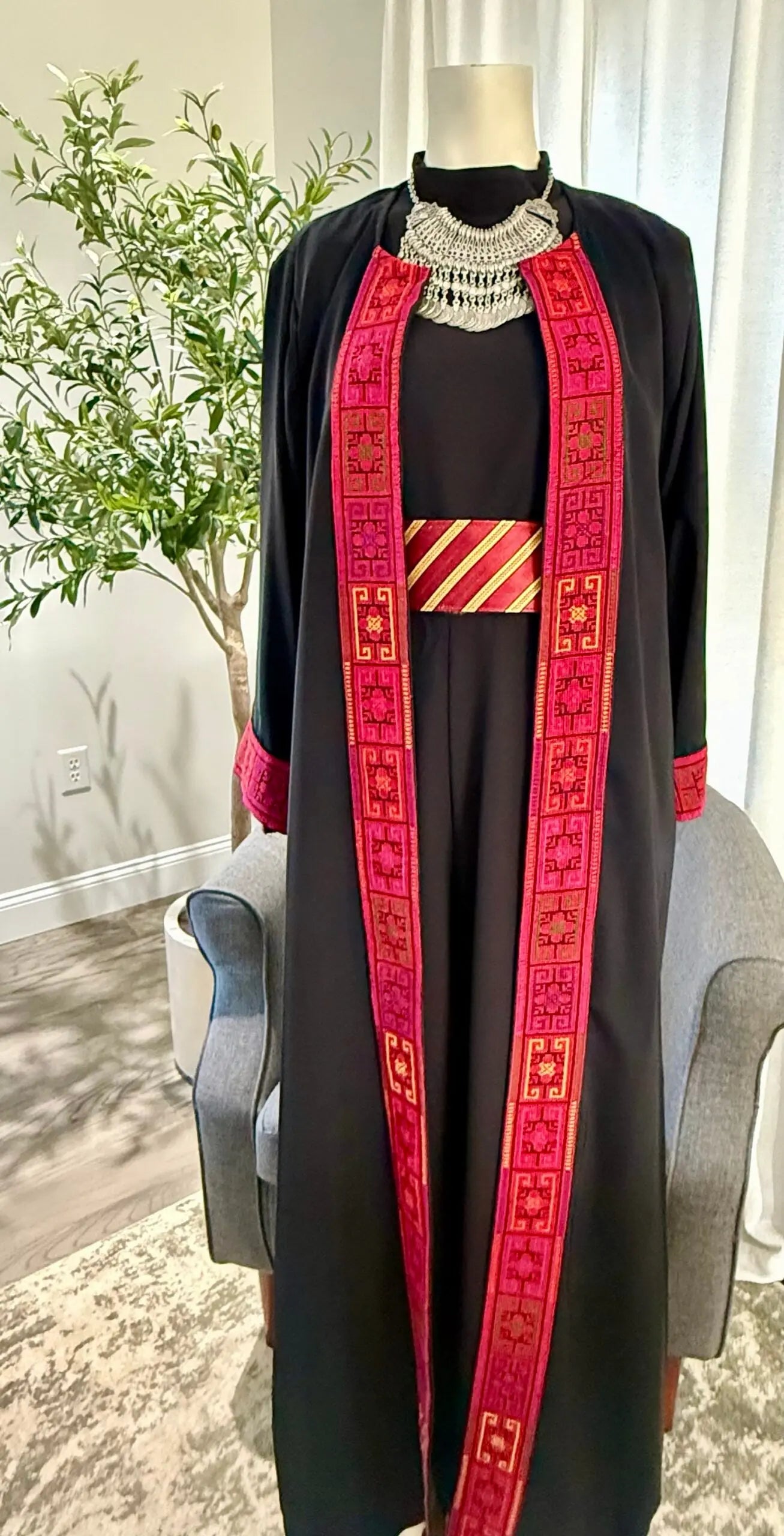 Hand stitched Abaya Zunnar Sitty