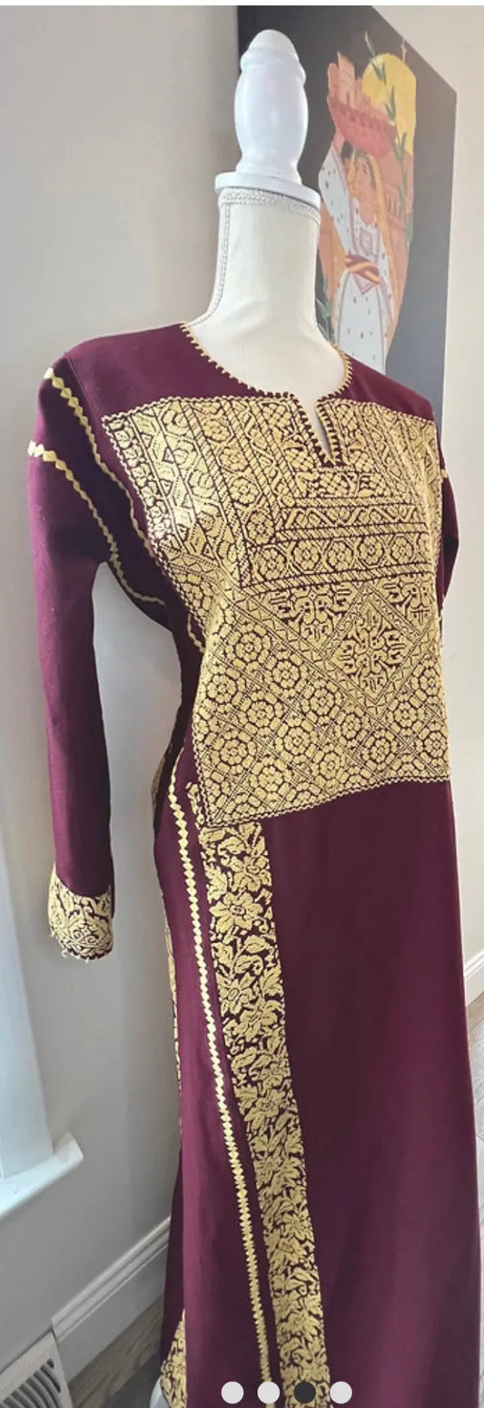 Burgundy Thoub - Zunnar Sitty