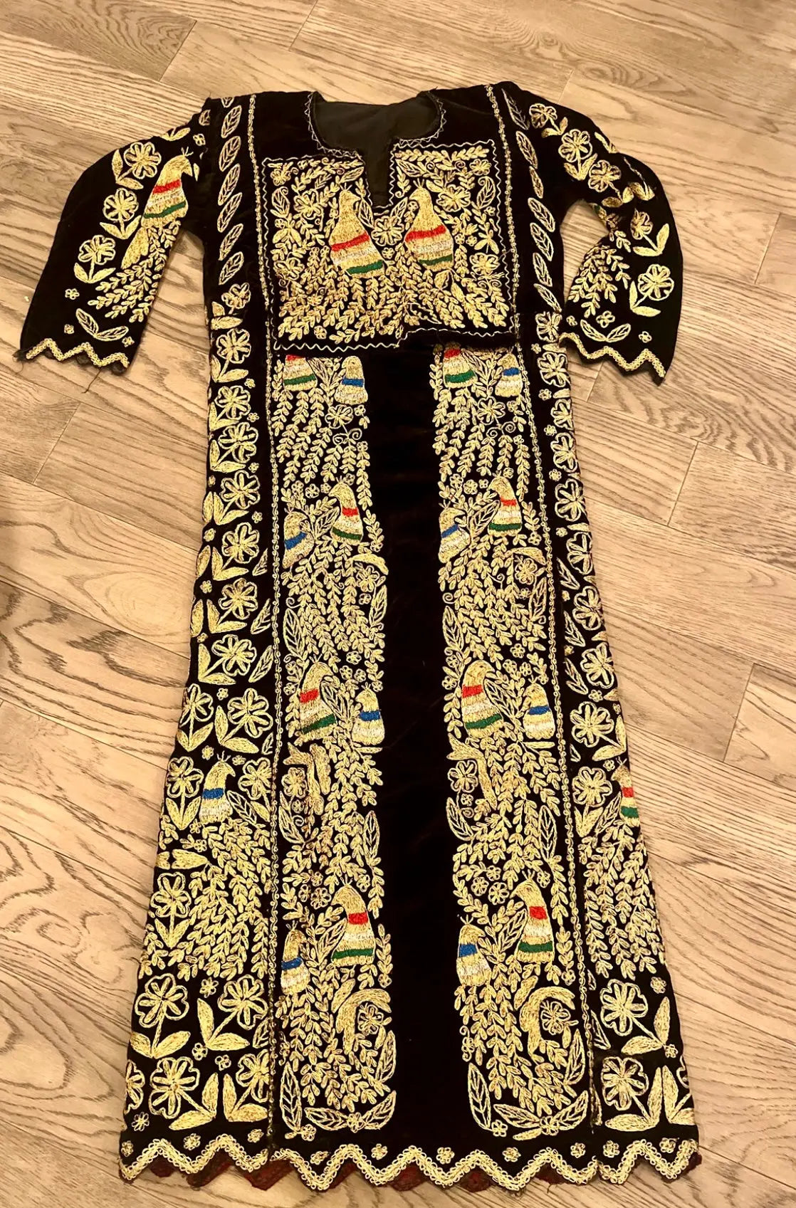 Black and Gold Malaka - Zunnar Sitty