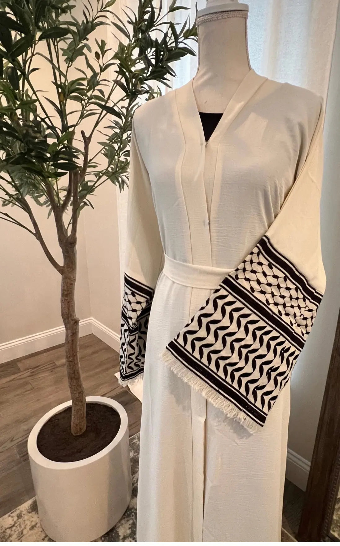 Kuffiya Abaya - Zunnar Sitty