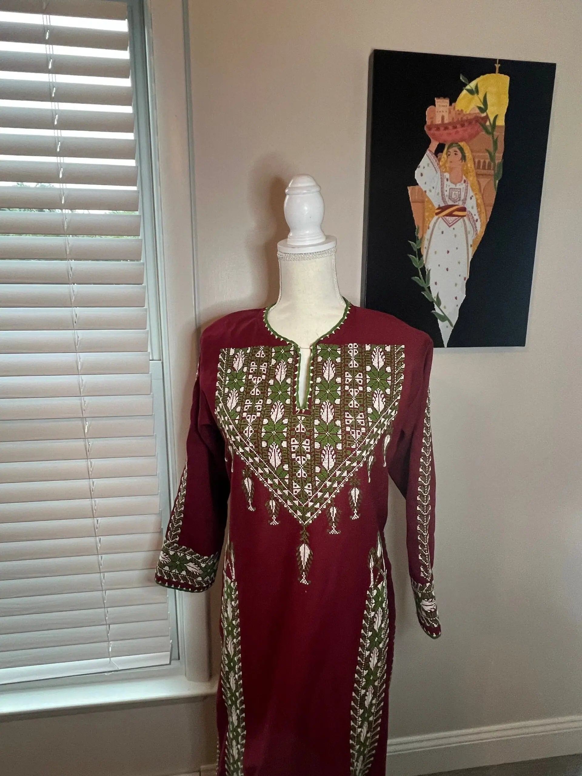 Burgandy Thoub - Zunnar Sitty