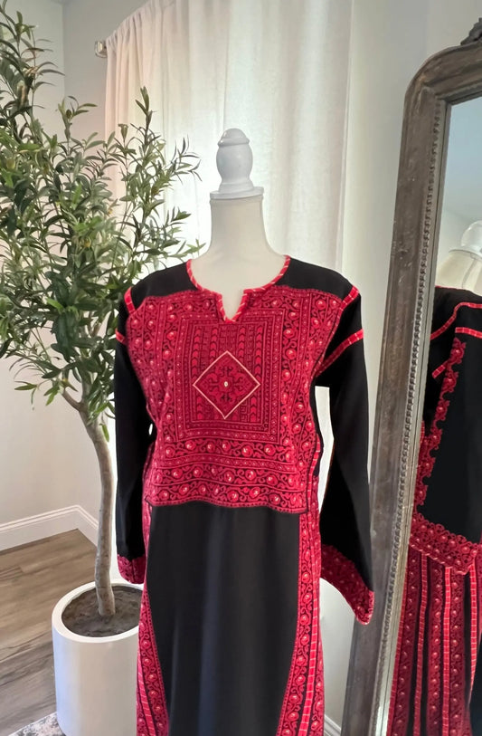 Black and Red Thoub - Zunnar Sitty